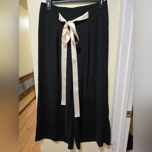 Elegant Black Dress Pants with Cream Bow